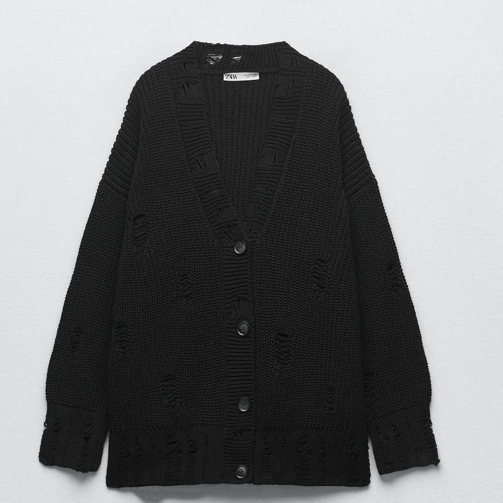 Zara RIPPED OVERSIZED KNIT
Black Cardigan Sweater size medium